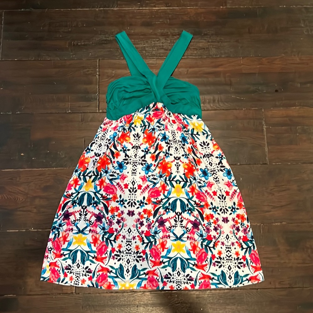 Short, flirty sundress with bare-shouldered straps